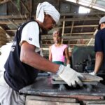 Industri rumahan Pengrajin Genting. | Foto Arief Wahyudi