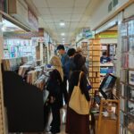 Bagi para pencinta musik jadul, basement Blok M Square menjadi 'surga' para pemburu kaset. | Foto: Media Asuransi/Arief Wahyudi