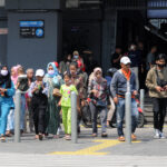 Warga ramai-ramai mengunjungi lokasi wisata di kawasan kota tua, Jakarta Barat, Rabu, 28 Juni 2023. Menyambut libur Iduladha 1444 H, cuti bersama yang dibarengi dengan libur sekolah, warga mengunjungi tempat-tempat wisata murah meriah di seputaran wilayah Jakarta, salah satunya adalah kawasan kota tua. | Foto: Arief Wahyudi
