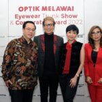 Dari kiri Managing Director Optik Melawai Eddyanto Hadisurjo (kiri) Delon Thamrin Indonesian Idol, Operation Director Optik Melawai Priscilla Ratna Bahana dan Head of Corporate Sales & Isurance Business Optik Melaw