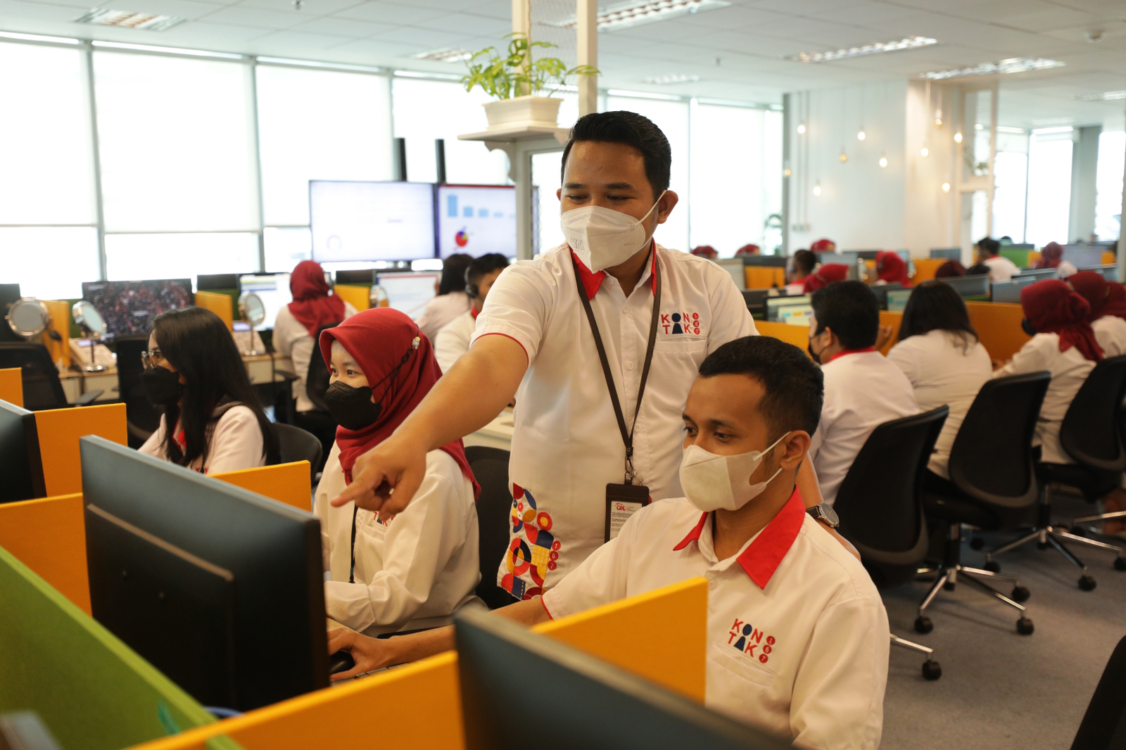 Otoritas Jasa Keuangan (OJK) tingkatkan kualitas layanan pengaduan Kontak 157. | Foto: Doc