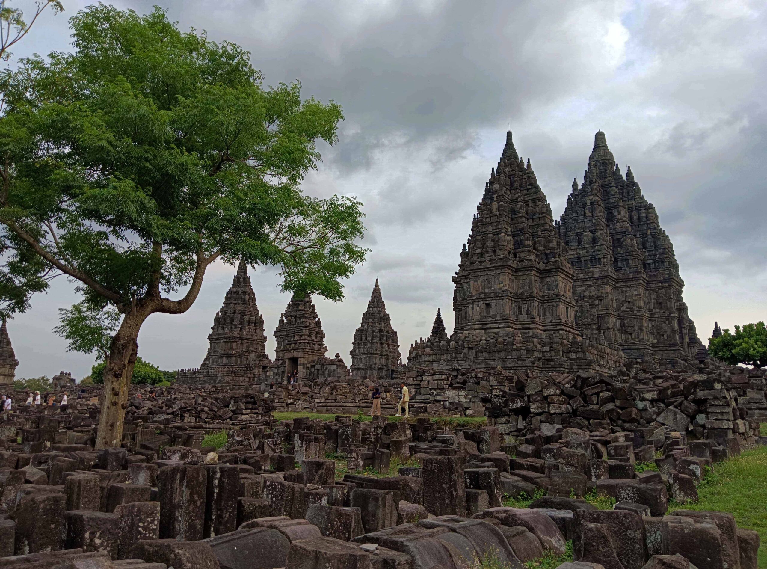 Magnet Candi Prambanan. | Foto: Arief wahyudi