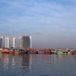 Panorama Pelabuhan Muara Baru, Penjaringan, Jakarta Utara dari kejauhan. | Foto: Media Asuransi/Arief Wahyudi