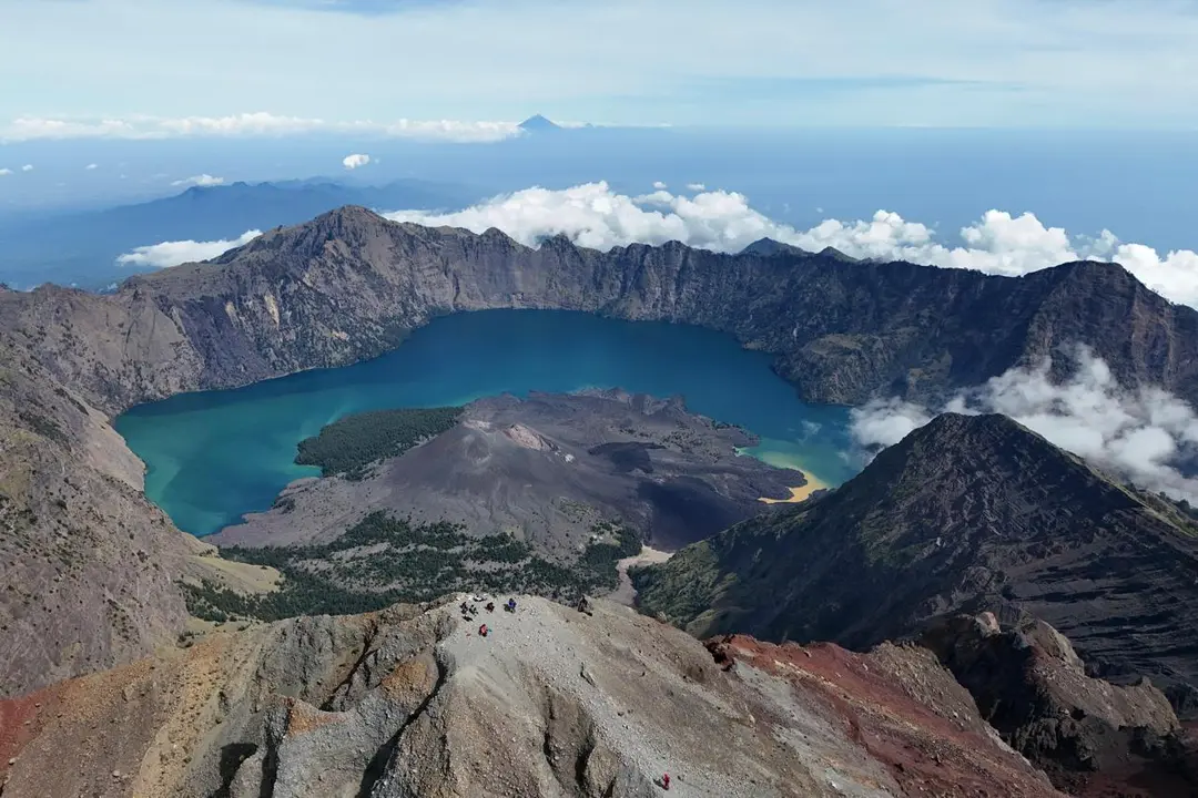Kemenpar: Turis Brasil Jatuh di Rinjani dalam Proses Evakuasi