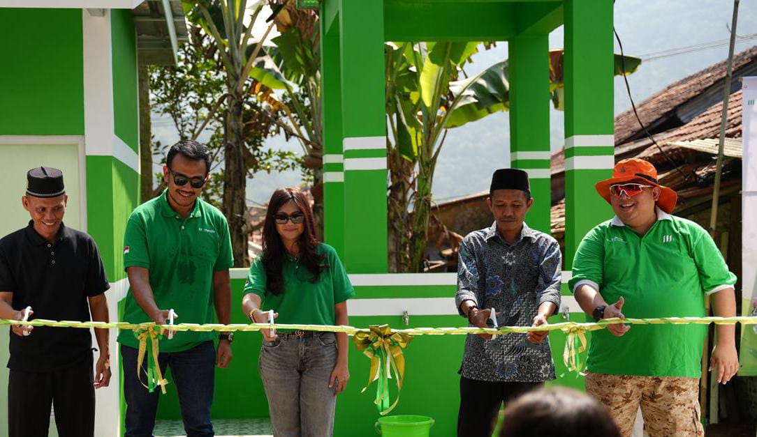 Manulife Indonesia Resmikan Sarana Air Bersih dan Sanitasi di Bogor