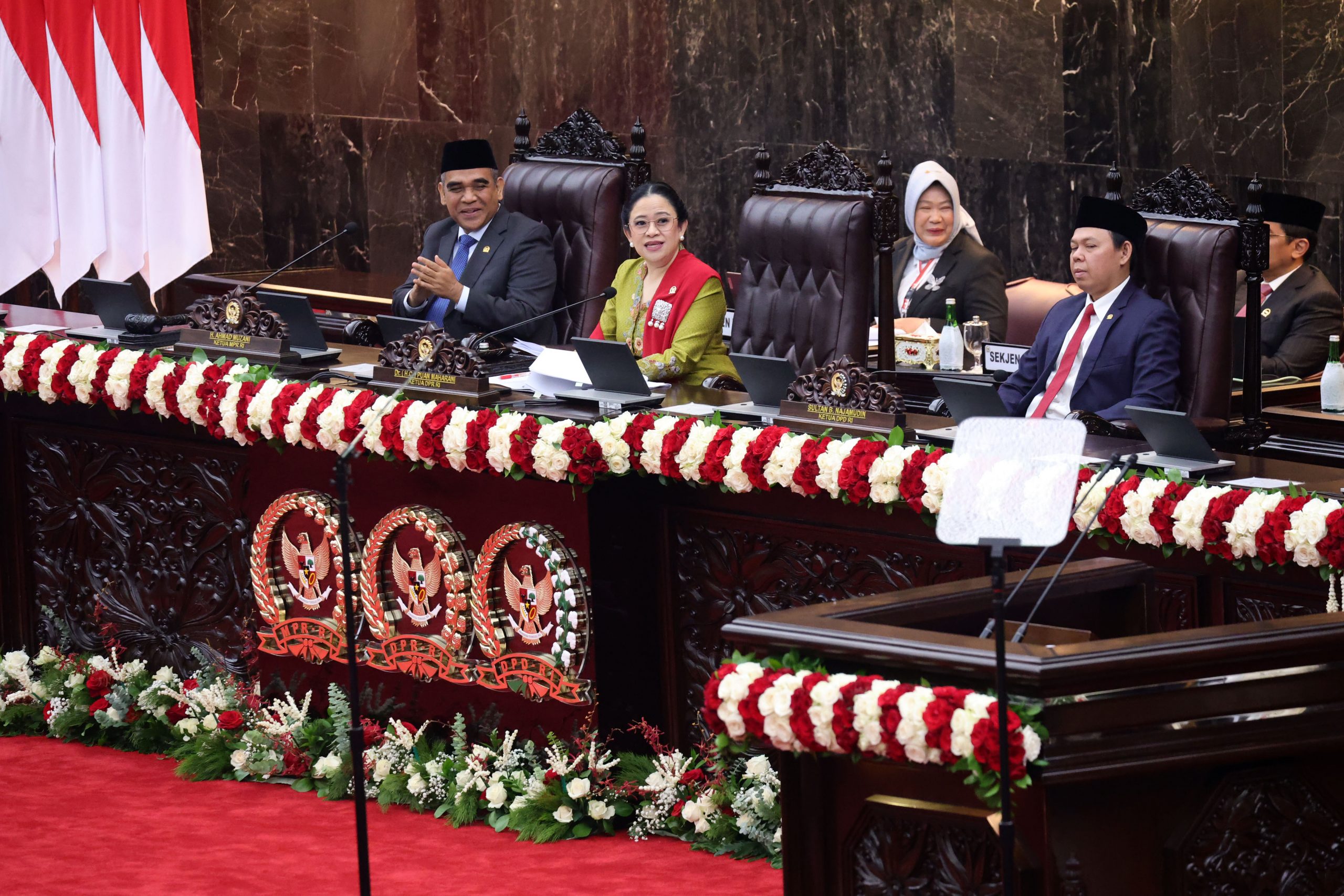 Puan Tetiba Nyanyi Lagu ‘Imagine’ John Lennon di Sidang Bersama yang Dihadiri Prabowo, Ada Apa?