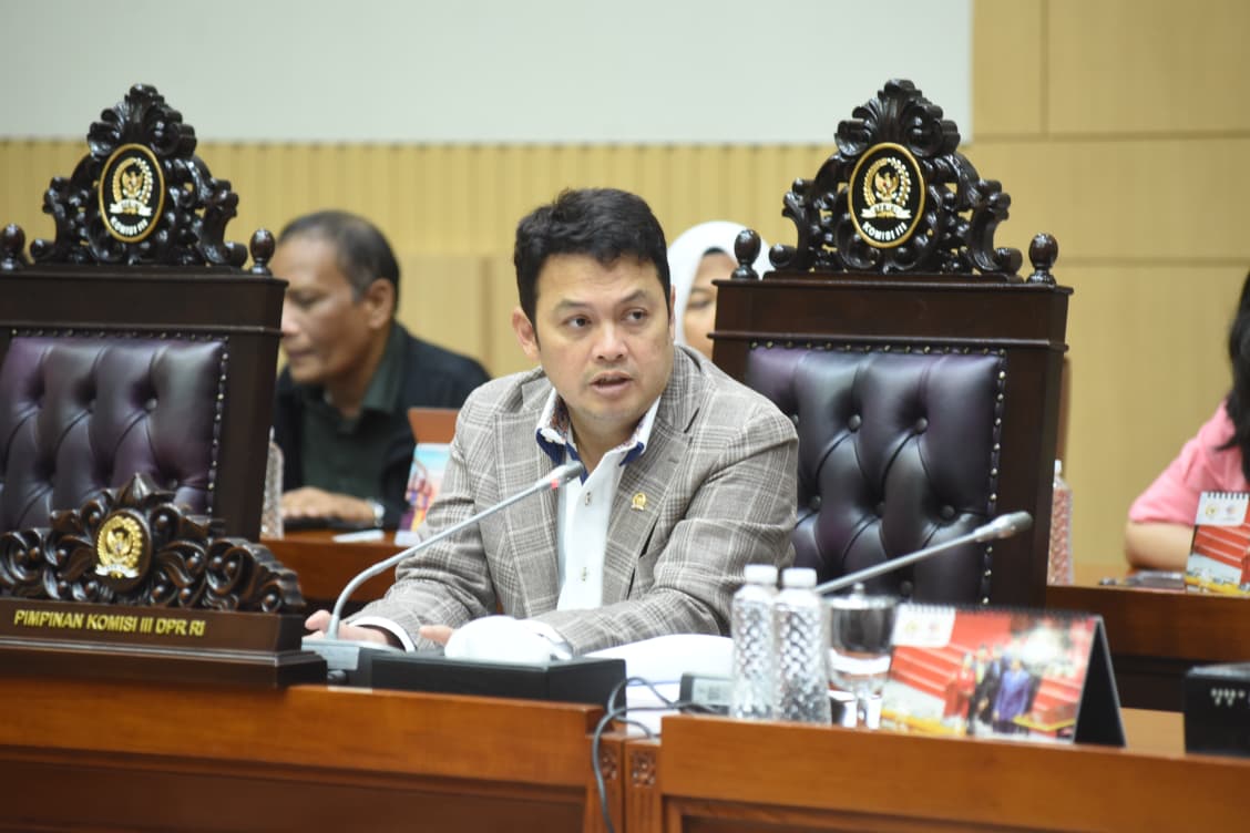 Rp30 Miliar Dana Nasabah Raib di Maybank, Komisi III Minta Aparat dan OJK Usut Tuntas