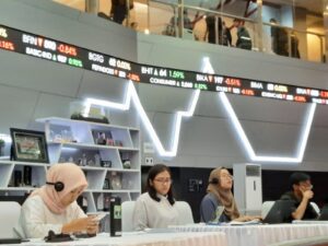 IHSG Terkoreksi di Tengah Penguatan Bursa Regional