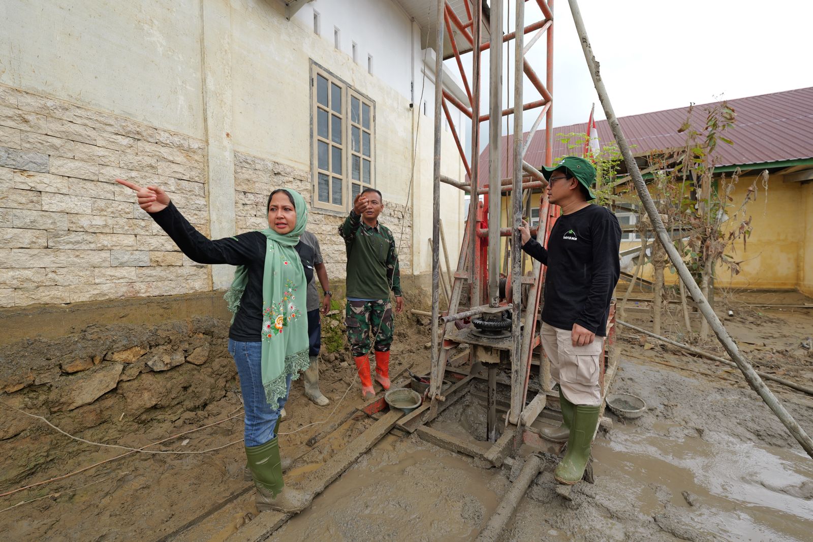 Bantuan Bakti BCA dan BCA Syariah Jangkau Korban Bencana di Aceh Tamiang