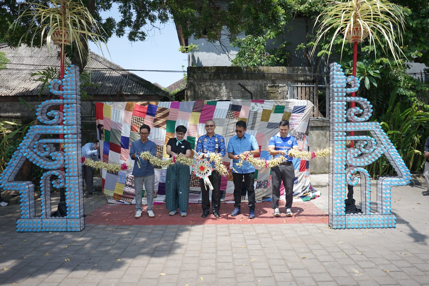 Tiga Perusahaan sektor mobilitas Resmikan #bluBuatBaik Waste Station