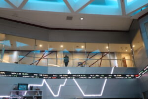 Sentimen Geopolitik Positif Tak Bisa Menopang, IHSG Ditutup Melemah  