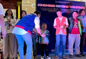 Peringati Ulang Tahun dan Natal 2025, Kuningan City Mall Salurkan Program CSR