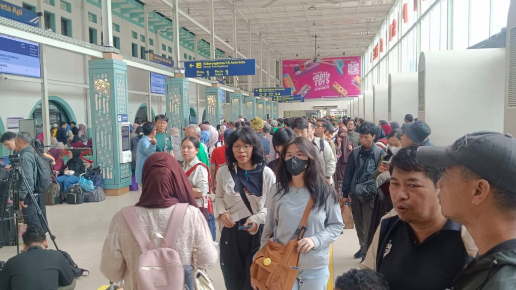 Terimbas Banjir Puluhan Jadwal Perjalanan KAI di Batalkan