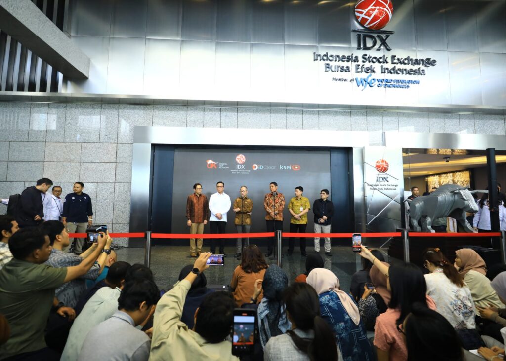 Mahendra Siregar dan Inarno Djajadi Mundur