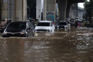 Hujan Semalaman Jakarta di Kepung Banjir