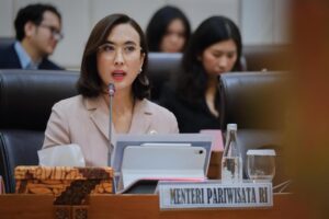 Menpar Pamer Kinerja Positif 2025 di Depan DPR  