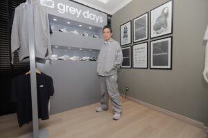 New Balance Rayakan Grey sebagai Warna yang Bergerak Bersama Generasi Urban