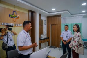 Menpar Widiyanti Cek Fasilitas Candi Prambanan dan Stasiun Tugu Yogyakarta Jelang Libur Sekolah
