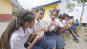 Ubah Limbah Menjadi Peluang Ekonomi, SMP di Perbatasan Indonesia-Timor Leste Jadi Pemenang AIA Healthiest Schools 2026