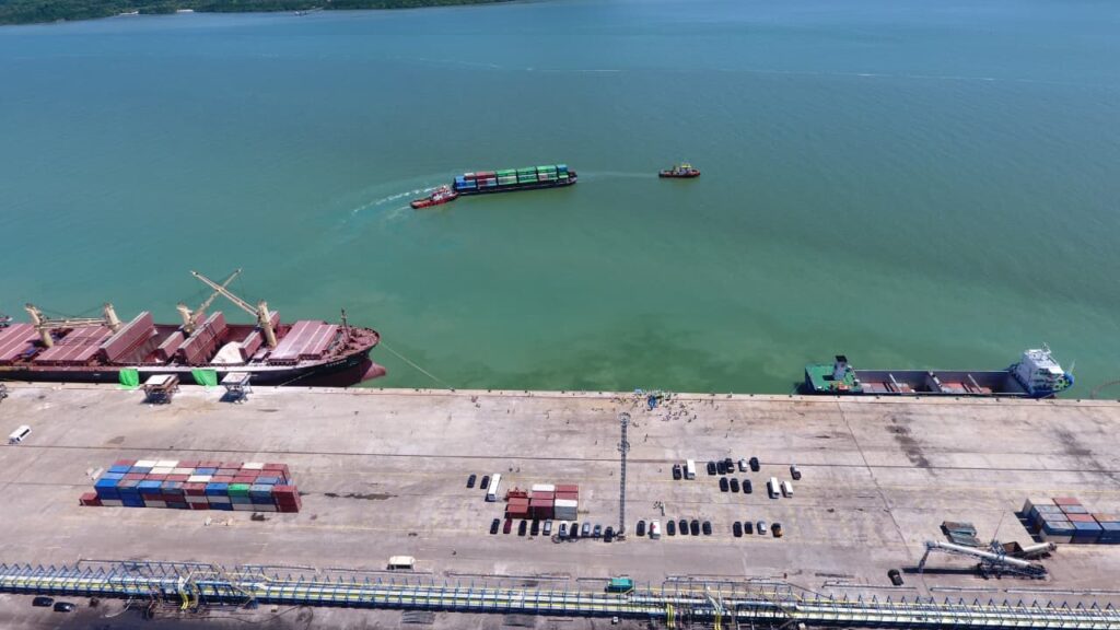 Pelindo Melepas Ekspor Perdana Senilai Rp21,4 Miliar dari Kalimantan Barat ke Pasar Internasional