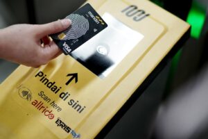 Bank Mandiri (BMRI) Dukung Pembayaran Tiket dengan Kartu Kredit Nirsentuh Global