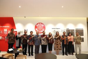 Tingkatkan Kesejahteraan Karyawan, Optik Melawai dan AirNav Indonesia Jalin Kemitraan Strategis Layanan Kesehatan Mata Cashless Via AdMedika