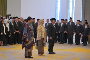 Ucap Sumpah Jabatan di MA, Destry Damayanti Resmi Jabat Gubernur Bank Indonesia