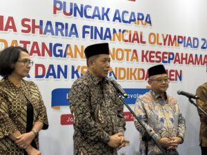 Menkop Pastikan Manajer Kopdes Berstatus Pegawai BUMN