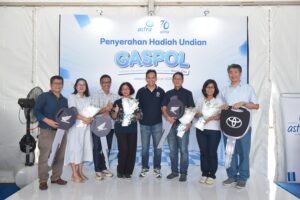 Wujud Apresiasi Pelanggan Setia, Asuransi Astra Serahkan Hadiah Utama GASPOL Toyota Veloz Hybrid