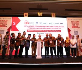 Peluncurkan Roadmap Perasuransian 2023-2027, di Jakarta, Senin, 23 Oktober 2023. | Foto: Arief Wahyudi