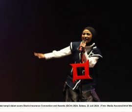 Grup band Kotak tampil dalam acara Sharia Insurance Convention and Awards (SICA) 2024, Selasa, 23 Juli 2024.