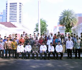 Bertempat di Istana Wakil Presiden, Kamis, 18 Agustus 2022, Asosiasi Asuransi Syariah Indonesia (AASI) merayakan puncak acara milad ke-19 bersama dengan Wakil Presiden RI Ma'ruf Amin. Hadir juga pada acara milaad tersebut Sekretaris Jenderal Masyarakat Ekonomi Syariah (MES), Iggi Achsien, Komite Nasional Ekonomi dan Keuangan Syariah (KNEKS), Sutan Emir, Dewan Penasehat AASI, Dewan Pengurus Harian AASI, Ketua Dewan Pengawas Dewan Asuransi Indonesia (DAI), dan Para Ketua Asosiasi di bawah naungan DAI, yakni AAJI, AAUI, Apparindo, dan APKAI.