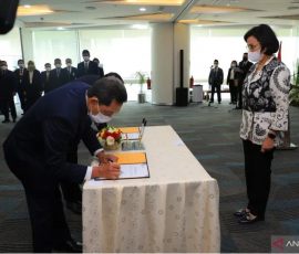 Menteri Keuangan Sri Mulyani dalam acara pengangkatan Anggota Dewan Komisioner LPS Ex-Officio OJK di Jakarta, Rabu, 21 September 2022.