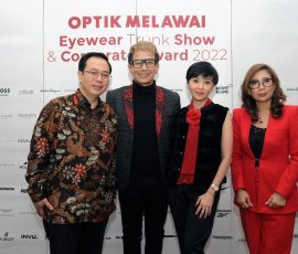 Dari kiri Managing Director Optik Melawai Eddyanto Hadisurjo (kiri) Delon Thamrin Indonesian Idol, Operation Director Optik Melawai Priscilla Ratna Bahana dan Head of Corporate Sales & Isurance Business Optik Melaw