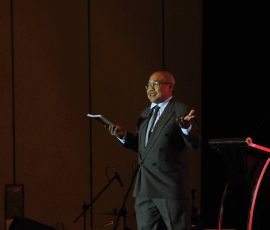 Ketua Umum APKAI Dikarioso Sabirin saat memberikan sambutan pada acara wisuda untuk tujuh orang lulusan peraih gelar ICAP angkatan XV tahun 2022. | Foto: Arief Wahyudi